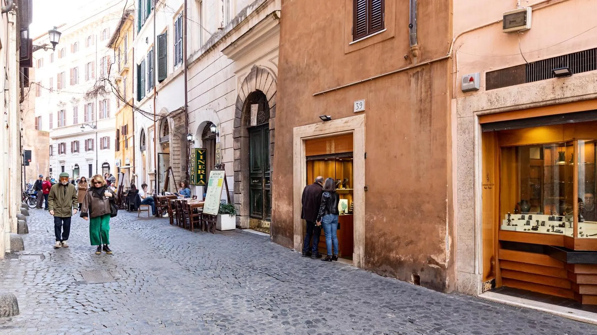 Appartamento Con Terrazzino Al Pantheon Rome Appartement